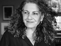 Η πολυβραβευμένη συγγραφέας Ρέα Γαλανάκη...