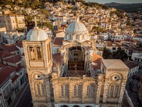 To πριν και το μετά του ναού της Παναγία...