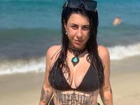 Η Super Κική έπιασε δουλειά ως σερβιτόρα...