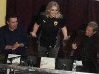 Η Νατάσα Ράγιου με φανέλα της ΑΕΚ!