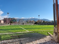 Νέος πλαστικός τάπητας στο γήπεδο Προσφυ...