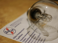 Τροπολογία για πλαφόν €5 στις μηνιαίες π...