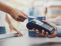 Νέος νόμος Θεοδωρικάκου: Πλαφόν στις χρε...