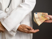 Δυτ. Ελλάδα: Χειροπέδες σε γιατρό και ια...