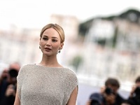 Τζένιφερ Λόρενς- Κάννες: Dior με… σαγιον...