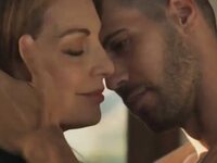 Άντζελα Γκερέκου- Γη της Ελιάς: Η ερωτικ...