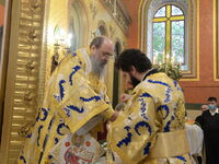 Ο Μητροπολίτης Πατρών χειροτόνησε σε διά...