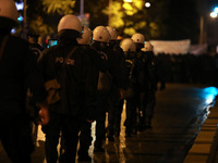 Πάτρα: Δεκάδες μολότοφ στην πορεία- Έγιν...