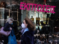 Όλα τα σενάρια για το άνοιγμα των καταστ...