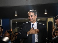 Ορκίζεται πρωθυπουργός παρουσία της οικο...