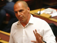 Ο Γιάνης Βαρουφάκης απαντά για τη Μάγδα ...