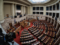 LIVE: Συζήτηση μεταξύ των πολιτικών αρχη...