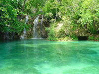 Βουτιά στους πανέμορφους καταρράκτες της Θάσου