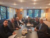 Συνάντηση στο Υπουργείο Μεταφορών για τη...