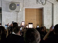 Πάτρα ΤΩΡΑ: Λιντσάρουν το σπίτι της Ρούλ...