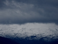 Πού θα χιονίσει και πού θα δείξει έως και 24°C
