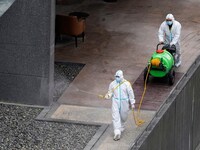 Ελληνίδα περιγράφει το lockdown στη Σαγκ...