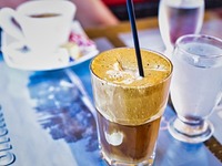 Τρεις ελληνικοί καφέδες στους δέκα καλύτ...