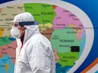 Οι 100 ημέρες με τον κορωνοϊό που συντάρ...