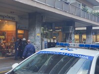 Πάτρα: Εισβολή αντεξουσιαστών στη ΝΟΔΕ -...