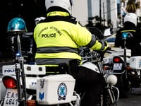 Δέκα συλλήψεις σε ειδική αστυνομική επιχ...