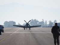 Καθηλωτικές εικόνες με τα μαχητικά αεροσ...