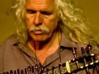 Ο Ιρλανδός Ross Daly και μουσικοί από Το...