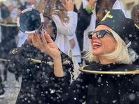 Στο Καρναβάλι των Μικρών στην Πάτρα η Χρ...