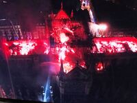 Καίγεται η Παναγία των Παρισίων - Ολονύχ...