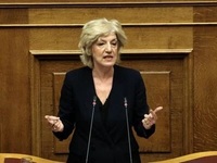 Σία Αναγνωστοπούλου: Αναρωτιόμαστε με τι...