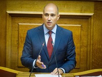 Ο Μητσοτάκης "καρατόμησε" Μπογ...