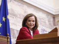 «12 χρονών συναίνεσε;» – «Αδειάζει» την ...