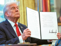 Τι επιδιώκει ο Τραμπ με τους έξτρα δασμο...