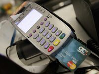 Πάτρα: POS στα 150 από τα 650 ταξί της π...