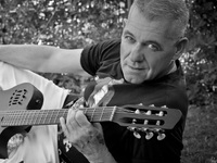 Ο Γιώργος Παράμερος έρχεται στο "Τρ...