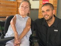 Η συγκλονιστική ανάβαση ζωής στην κορυφή...