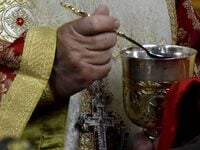 Χριστούγεννα: Πότε κοινωνούν όσοι νηστεύ...