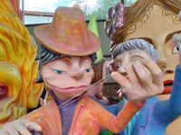 Καρναβαλικά στοιχεία προς πώληση