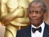 Το Χόλιγουντ αποχαιρετά με συγκίνηση τον...