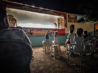 Αυγουστιάτικες βραδιές με γιασεμί και καραγκιόζη!