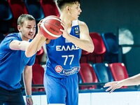 Πράματα και θάματα ο Νάσος Μπαζίνας