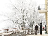 Καιρός: Τσουχτερό κρύο με λιακάδα στη Δυ...