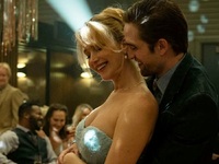 H Τζένιφερ Λόρενς επέστρεψε σε dark παρα...