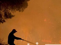 Φωτιά στην Κορυφή Ηλείας - Εντυπωσιακές ...