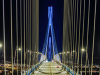 ΔΕΙΤΕ ΒΙΝΤΕΟ από την εντυπωσιακή φωταγώγ...