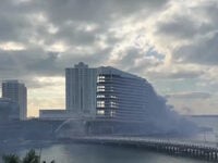 Εντυπωσιακή κατεδάφιση στο Μαϊάμι: Ξενοδ...