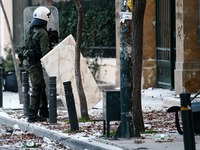 Πεδίο μάχης η ΑΣΟΕΕ – Τα ΜΑΤ εισέβαλαν σ...