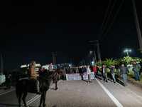 Αιγιάλεια: Έφιπποι οι αγρότες στο μπλόκο -ΦΩΤΟ