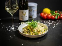 Συνταγή: Πλούσιο ριζότο με κολοκυθάκια και γαρίδες