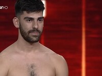 Ο 25χρονος τσιγγάνος Θάνος ξετρέλλανε το...